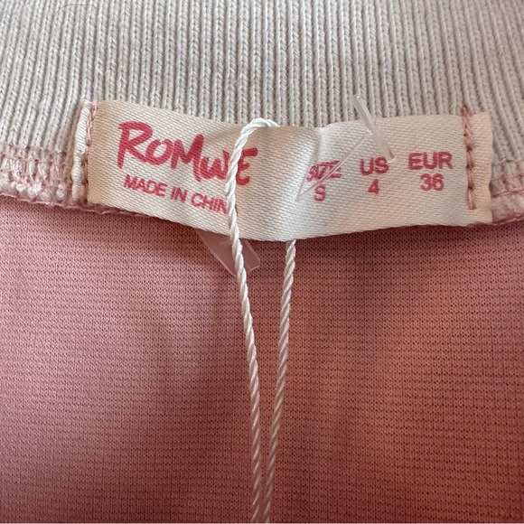 ROMWE Collared Cropped Pink Shirt - Picture 3 of 4